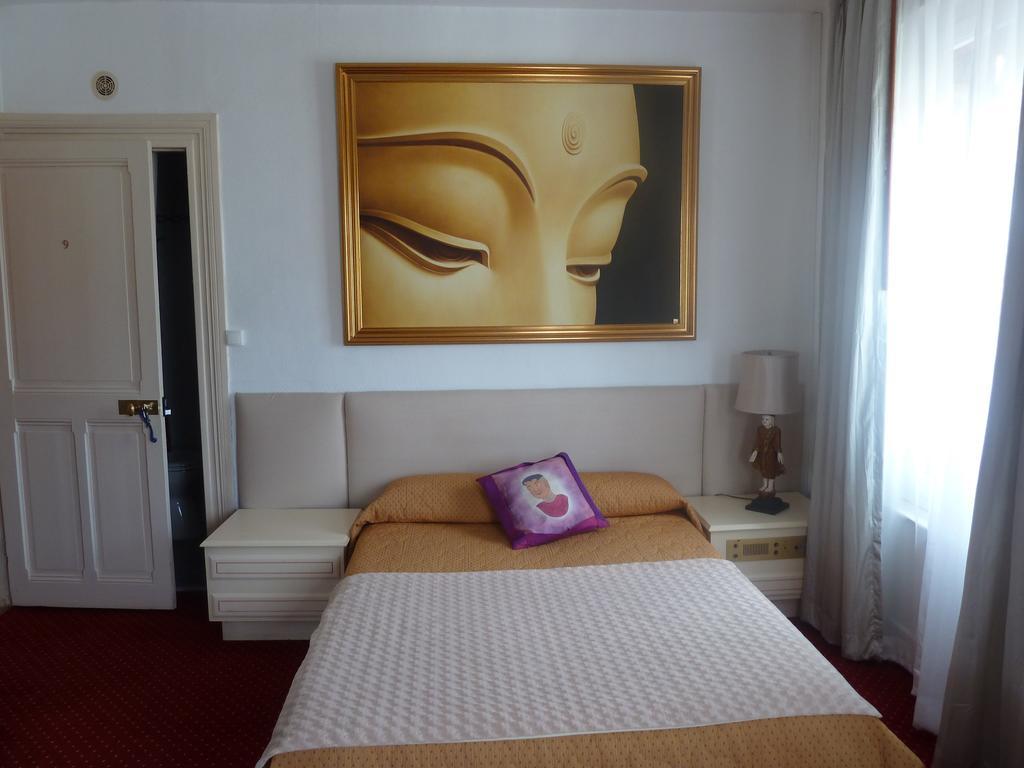 Castel De Siam Hotel Houlgate Exterior photo