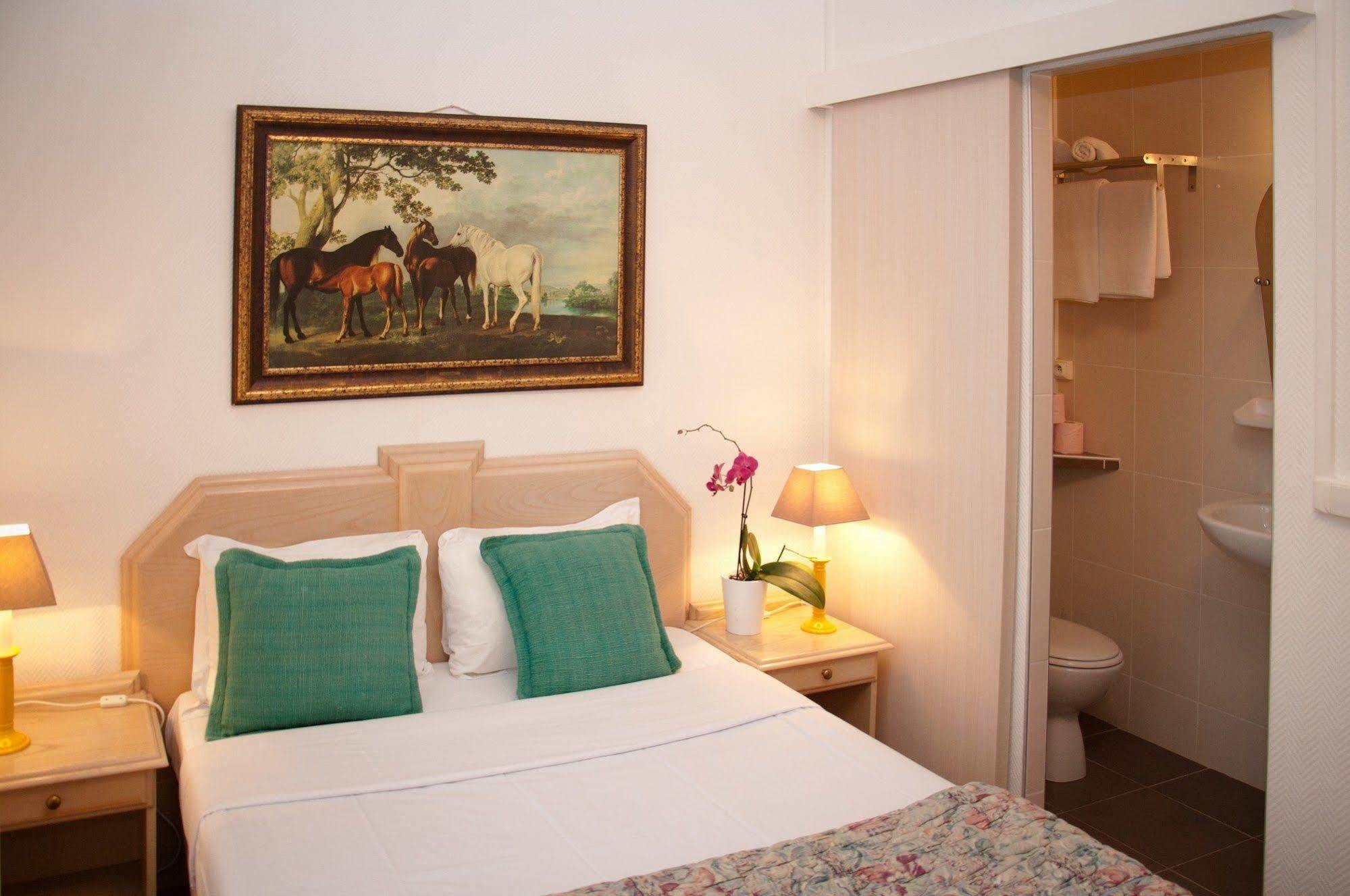 Castel De Siam Hotel Houlgate Exterior photo